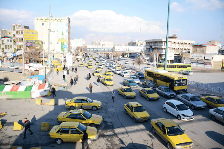 ساماندهی ایستگاه‌های تاکسی میدان آزادی کرمانشاه