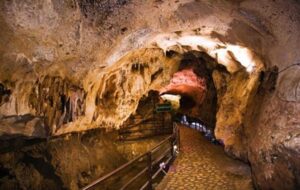 غار قوری قلعه، بزرگ‌ترین غار آبی آسیا در اورامانات